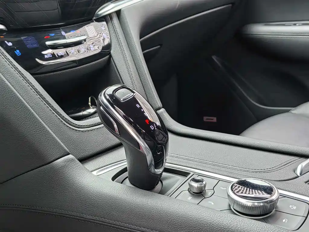 Cadillac XT6 — миниатюра 20