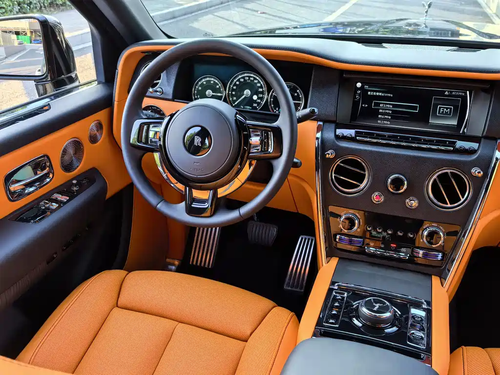 Rolls-Royce Cullinan 2018 мест