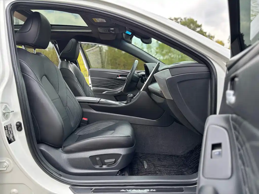 Toyota Avalon — миниатюра 10