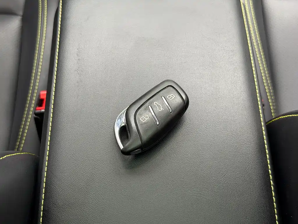 Roewe RX5 New Energy — миниатюра 19