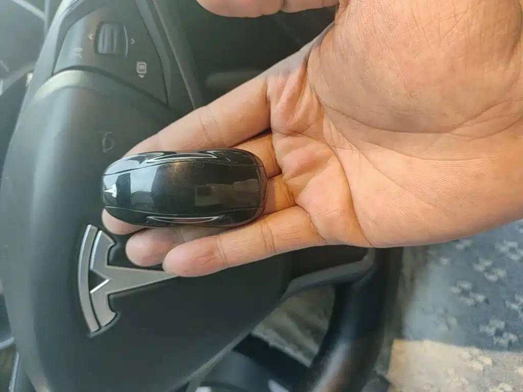 Tesla Model S — миниатюра 9