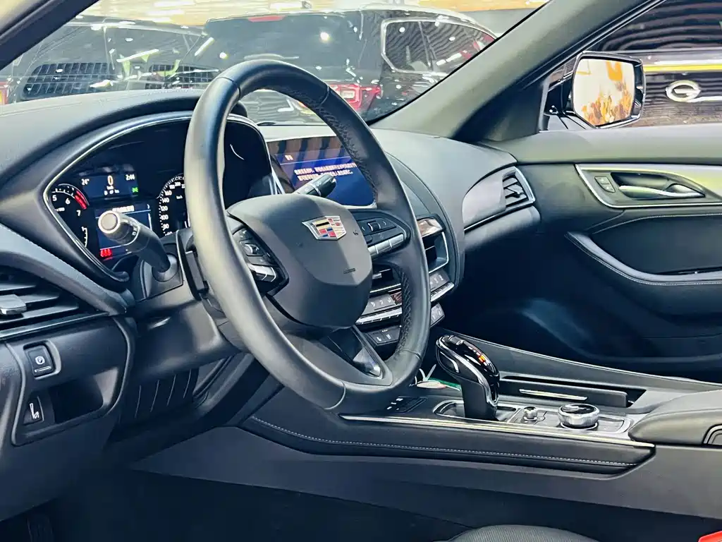 Cadillac CT5 — миниатюра 8