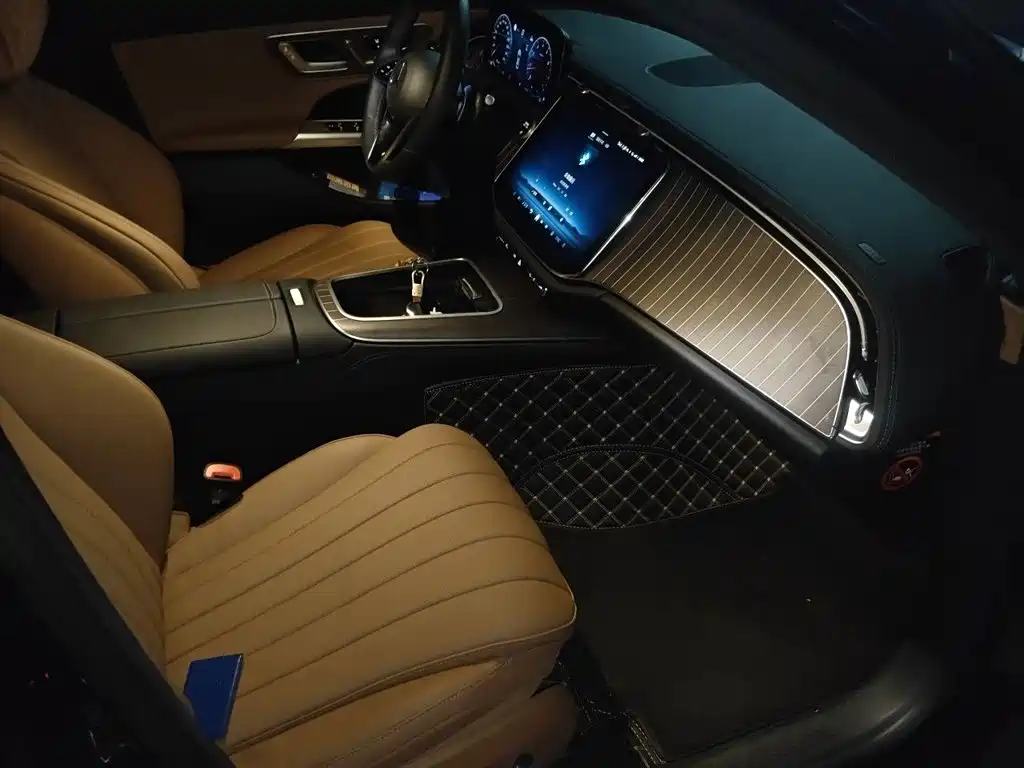 Mercedes-Benz E-Class — миниатюра 18