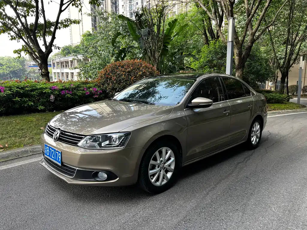 Volkswagen Sagitar 2014