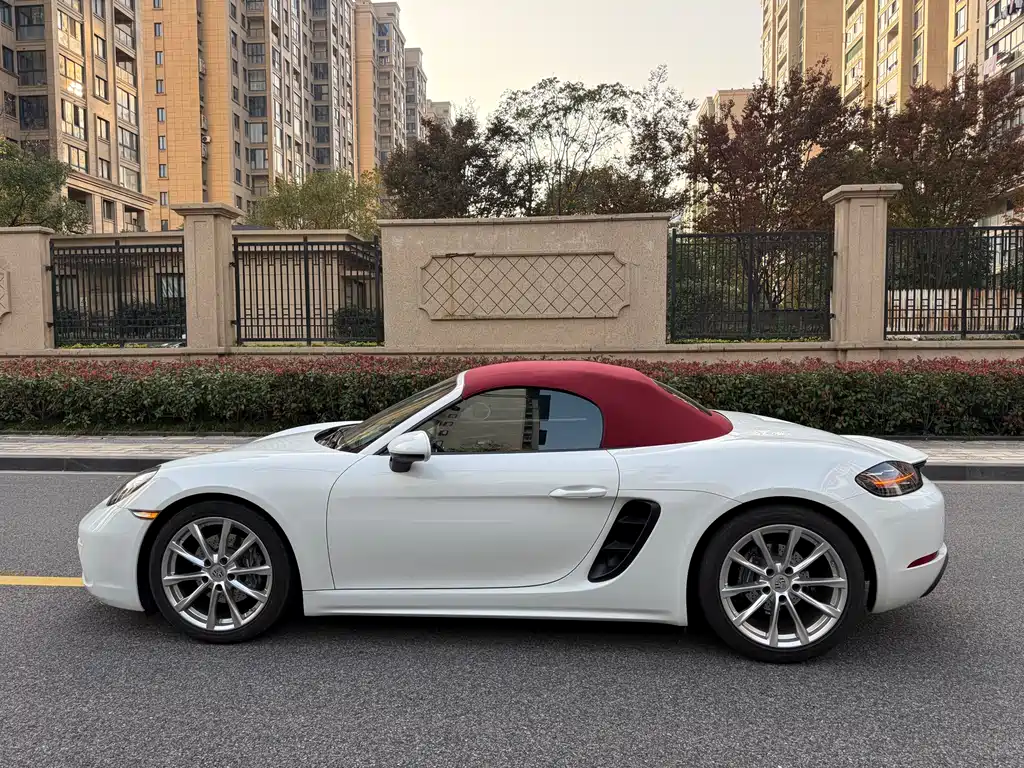 Porsche 718 2022 Boxster 2.0T
