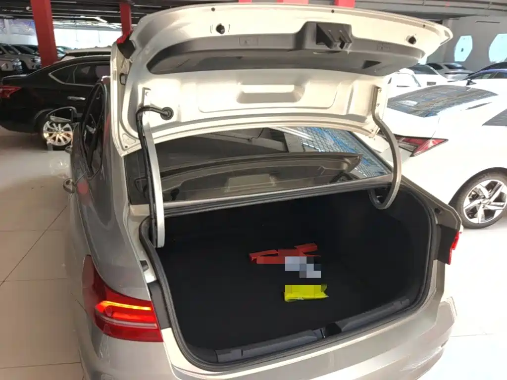 Volkswagen Lavida — миниатюра 19