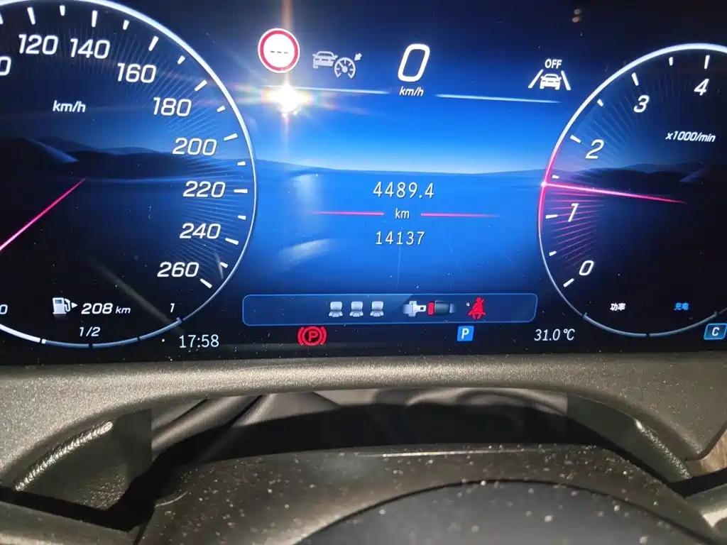 Mercedes-Benz E-Class — миниатюра 5