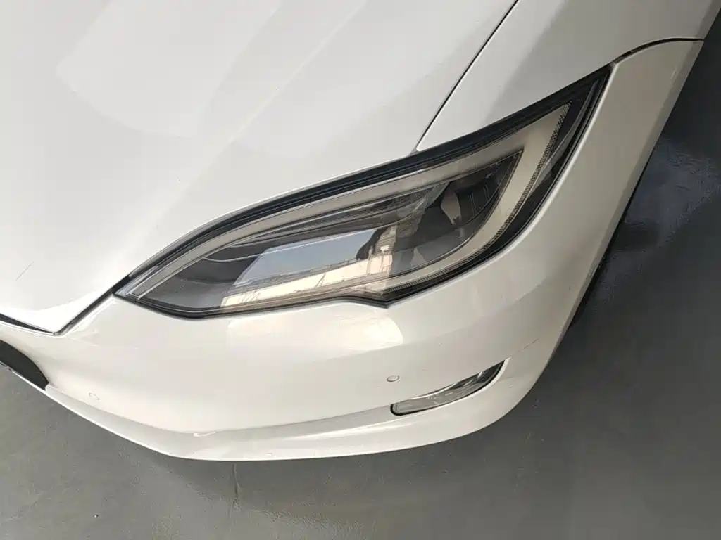 Tesla Model S — миниатюра 24