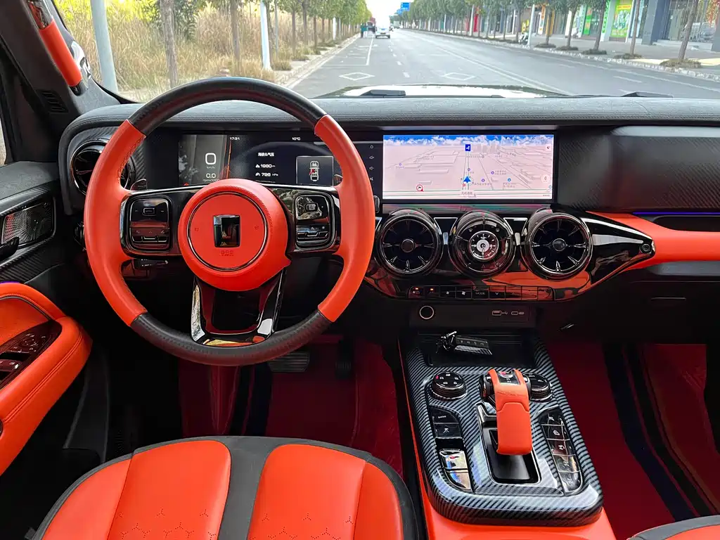 TANK CO CREATION TANK 300