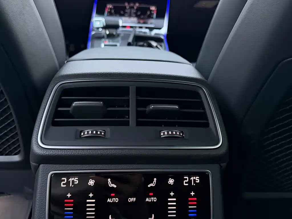 Audi A6L 2025 55 TFSI quattro Premium