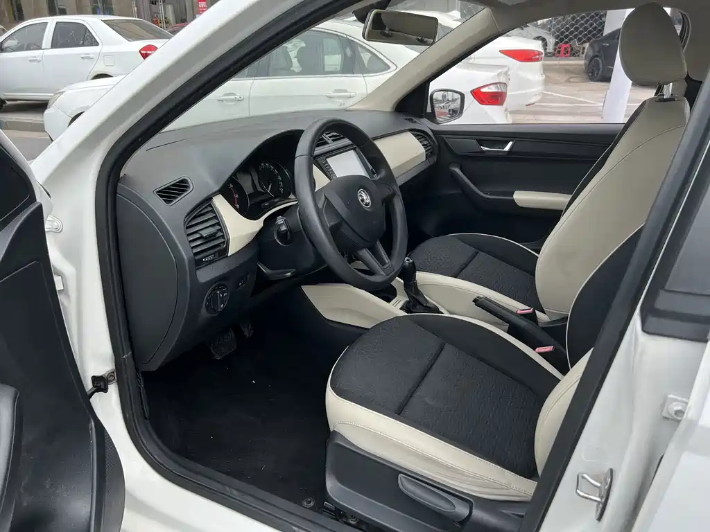 Skoda Fabia — миниатюра 7