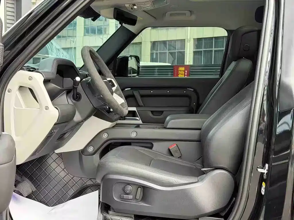 Land Rover Defender — миниатюра 8