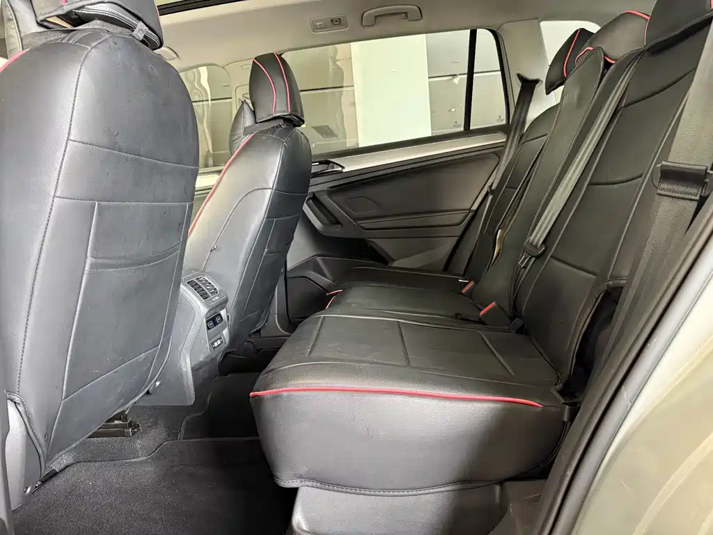 Volkswagen Tiguan L PHEV — миниатюра 5