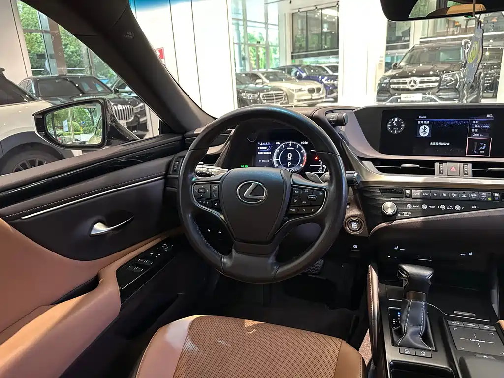 Lexus ES — миниатюра 6