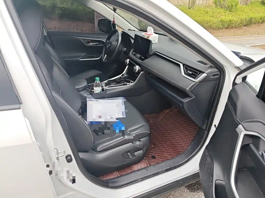 Toyota RAV4 — миниатюра 18