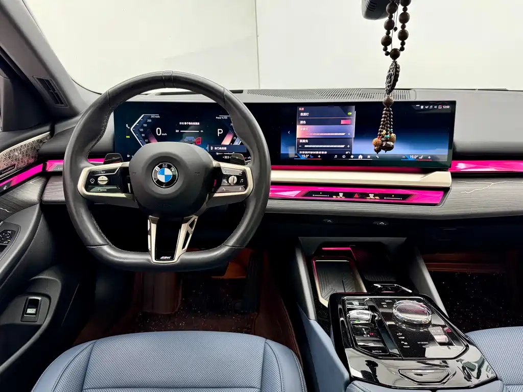 BMW 5 Series — миниатюра 20