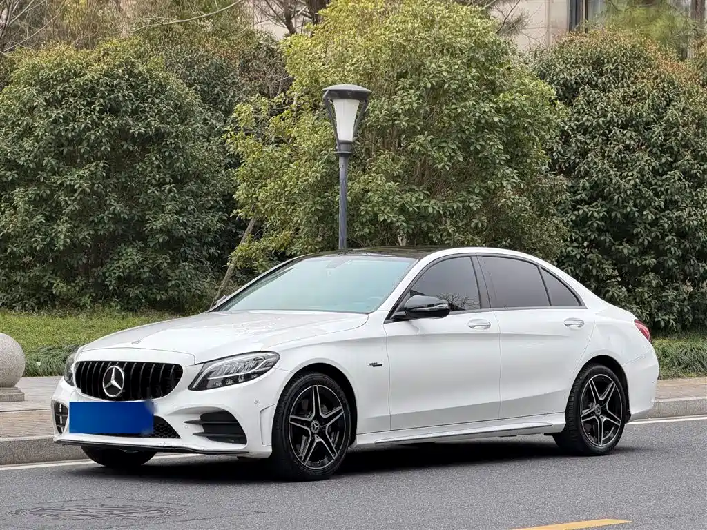 Mercedes-Benz C-Class 2021