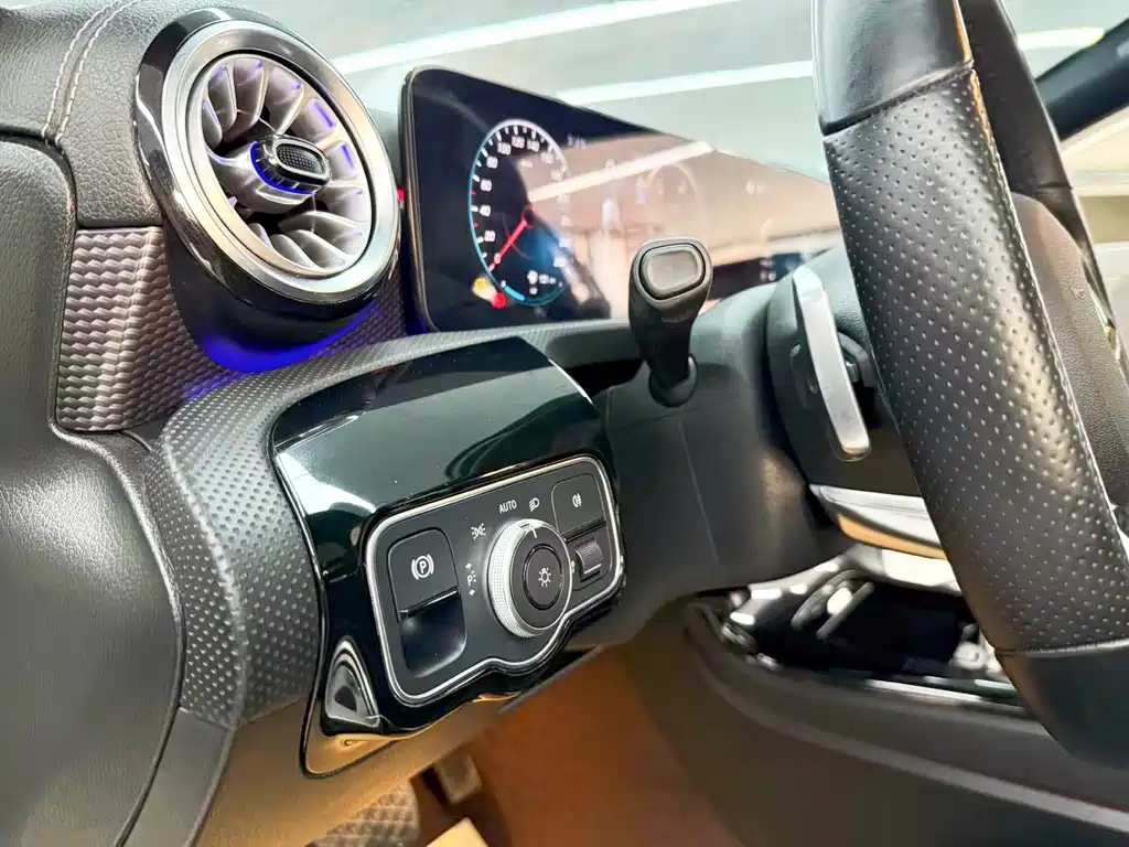 Mercedes-Benz A-Class — миниатюра 10