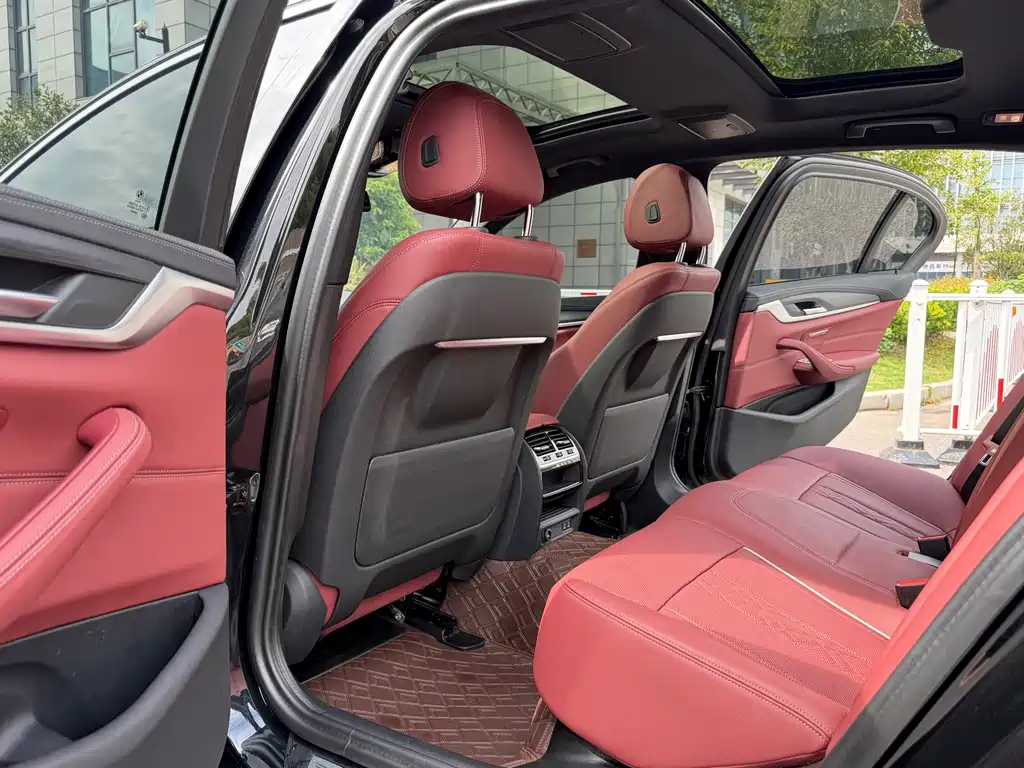 BMW 5 Series — миниатюра 10
