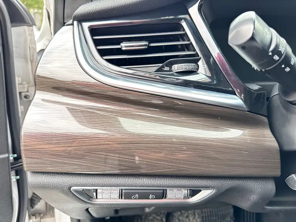 Geely Borui Hybrid — миниатюра 18