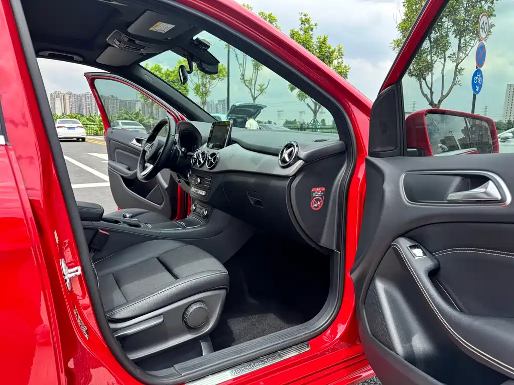 Mercedes-Benz B-Class — миниатюра 7