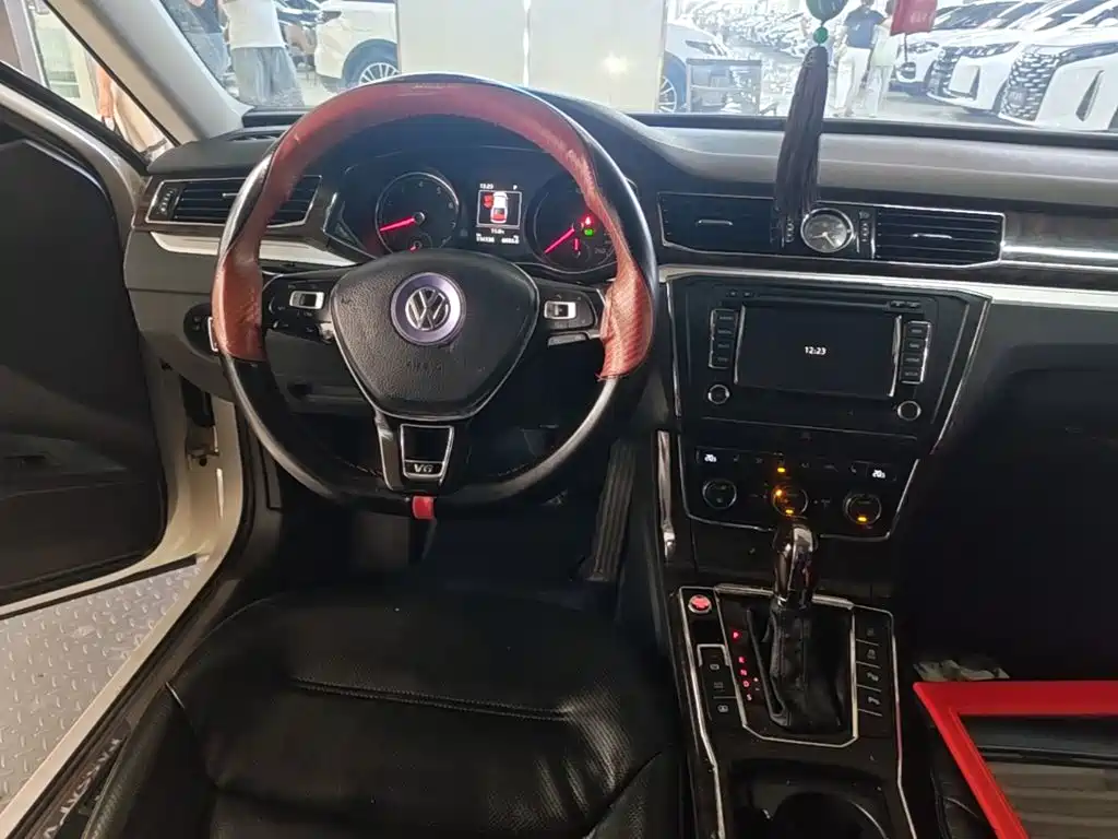 Volkswagen Passat — миниатюра 13