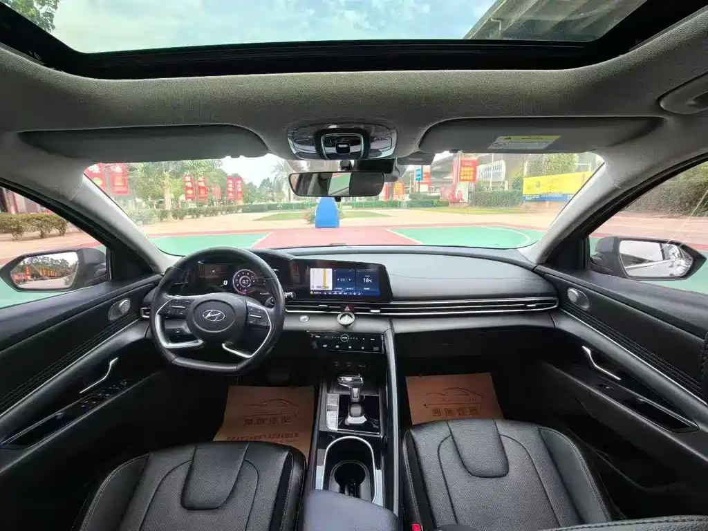 Hyundai Elantra — миниатюра 5