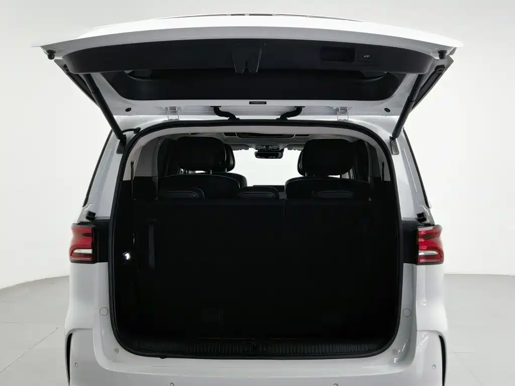 Roewe iMAX8 — миниатюра 16