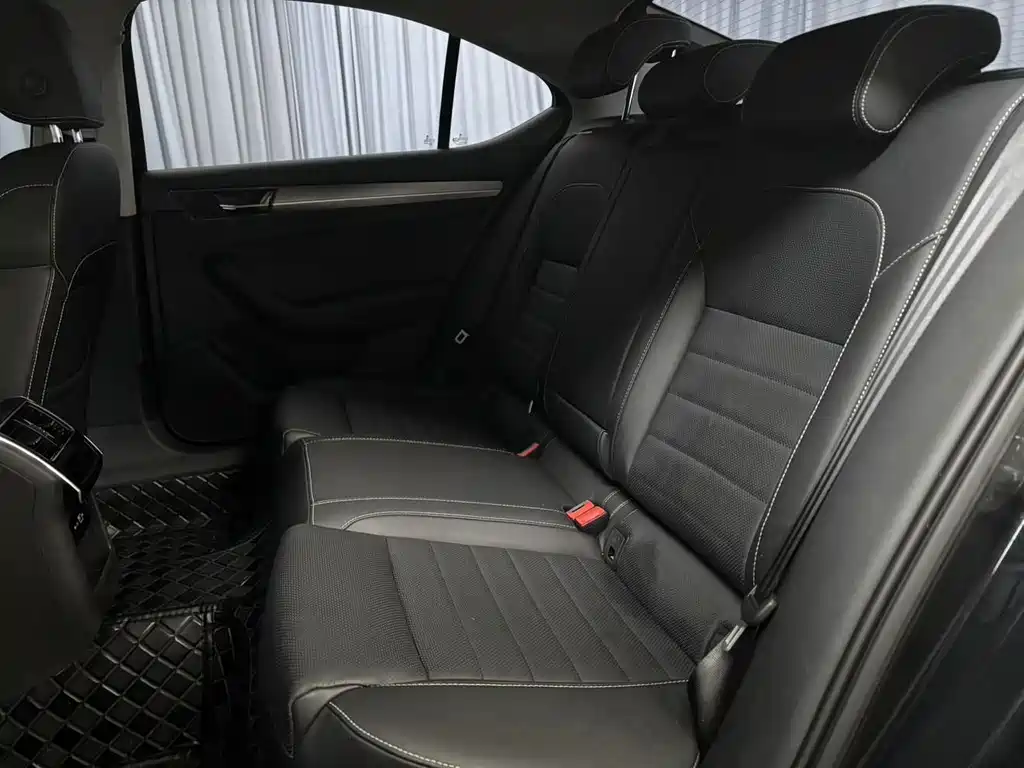 Skoda Superb — миниатюра 9