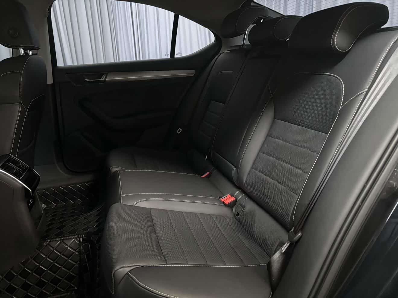 Skoda Superb 1.4 л 2023 г. Чёрный, пробег 18000 км