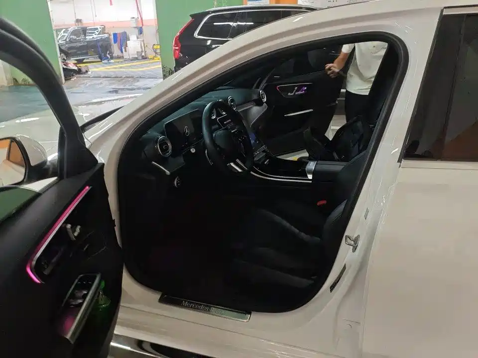 Mercedes-Benz C-Class — миниатюра 6