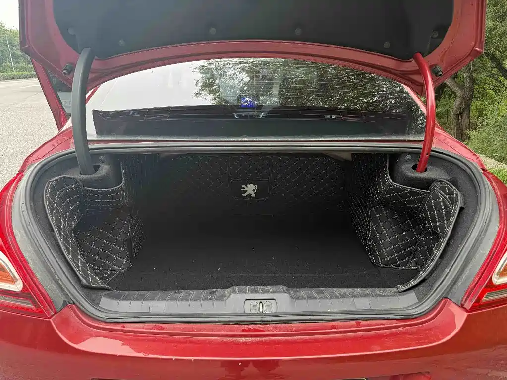 Peugeot 308 — миниатюра 10