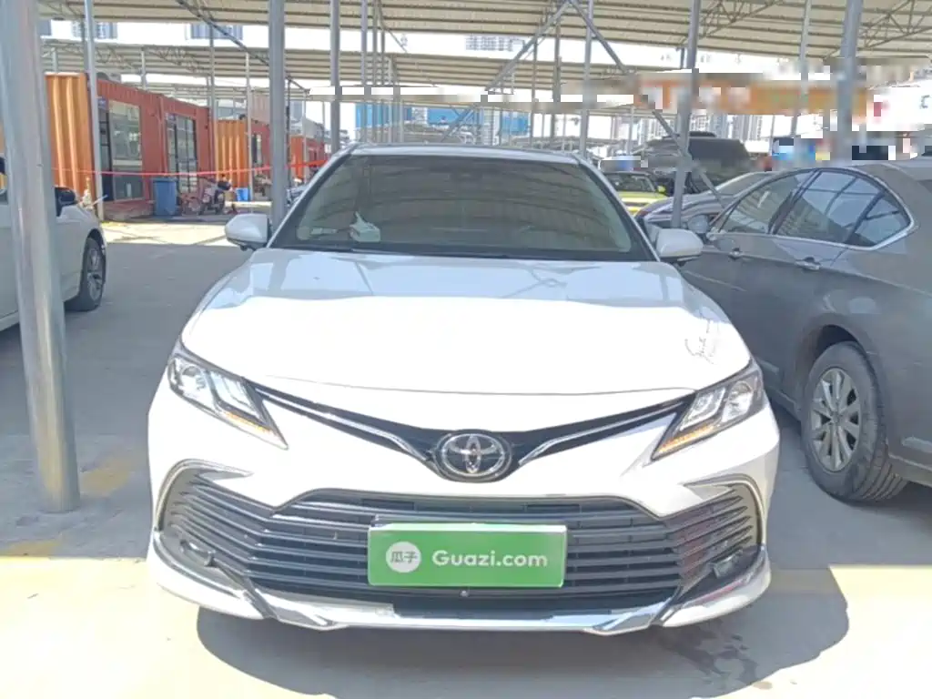 Toyota Camry — миниатюра 3