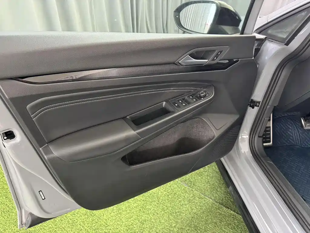 Volkswagen Golf — миниатюра 15