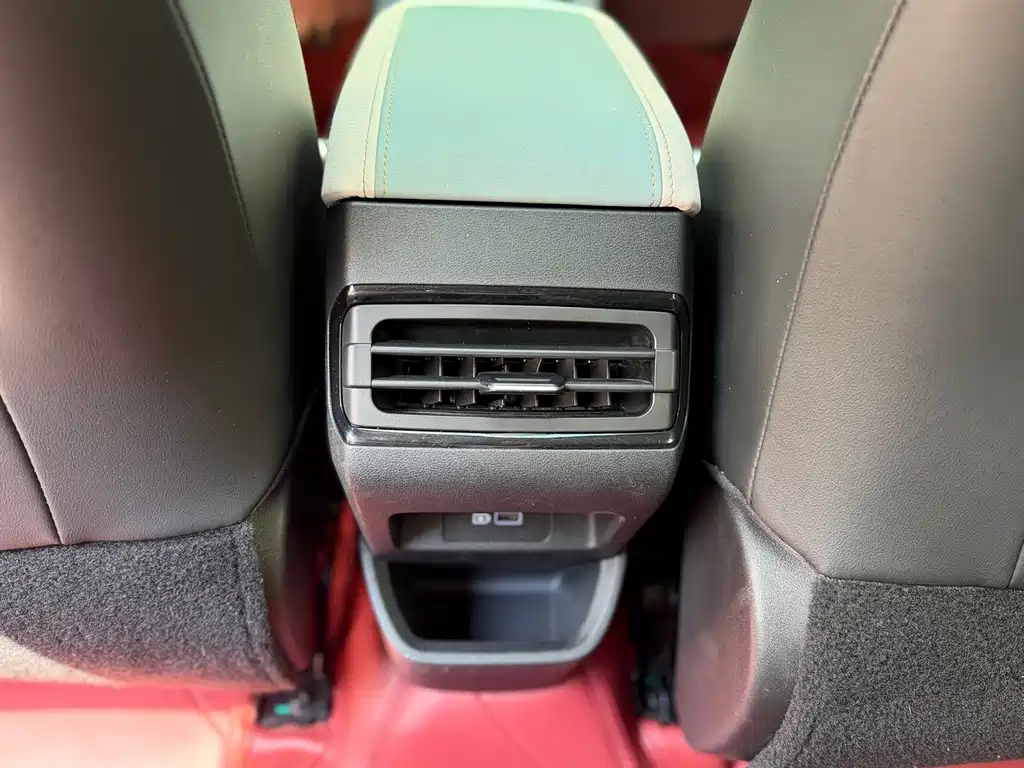Geely Emgrand S - фото 10