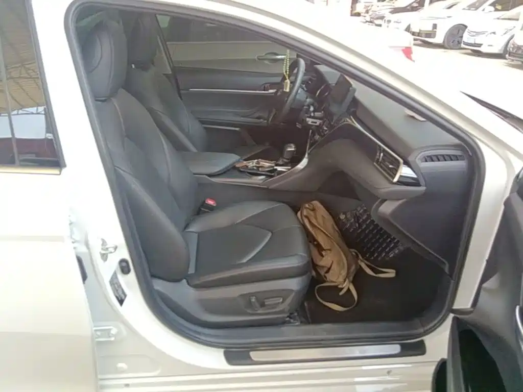 Toyota Camry — миниатюра 25