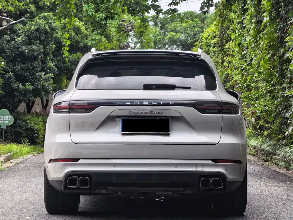 Porsche Cayenne — миниатюра 13