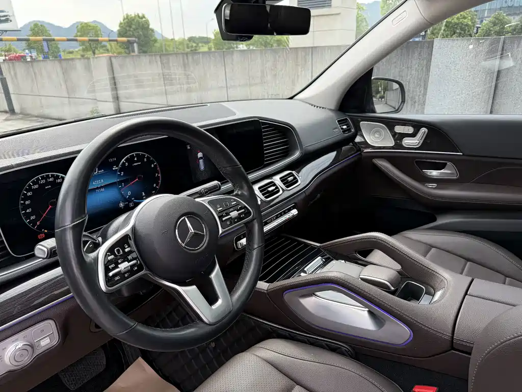 Mercedes-Benz GLE (Import) — миниатюра 14