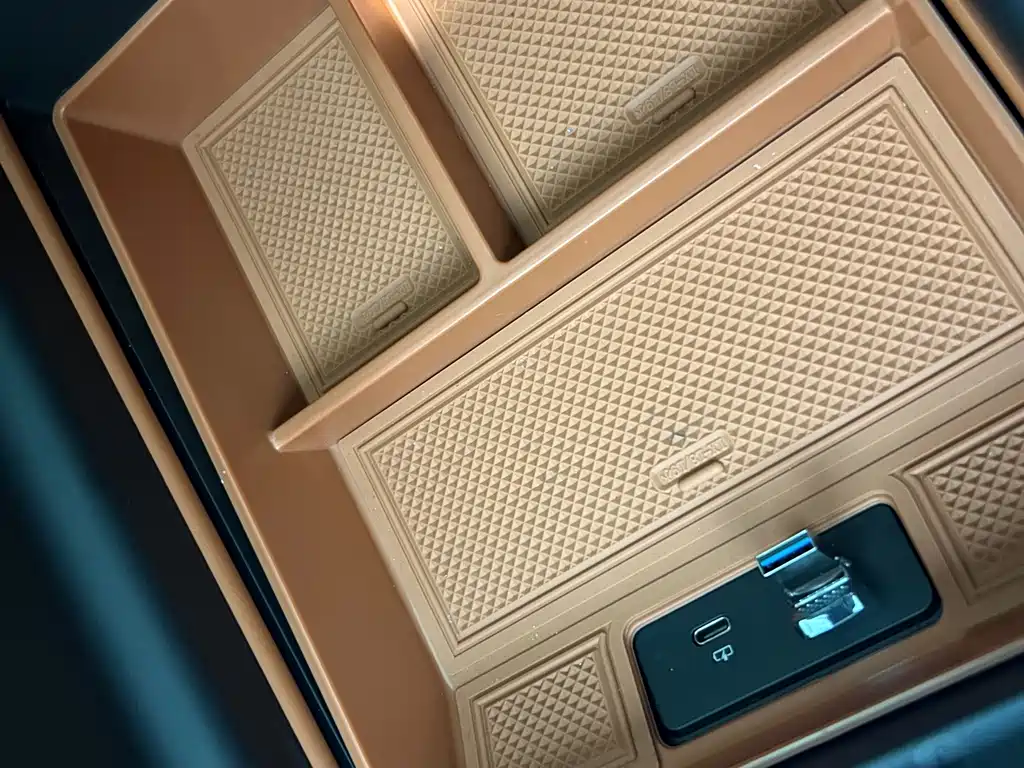 Li Auto Li L9 — миниатюра 29