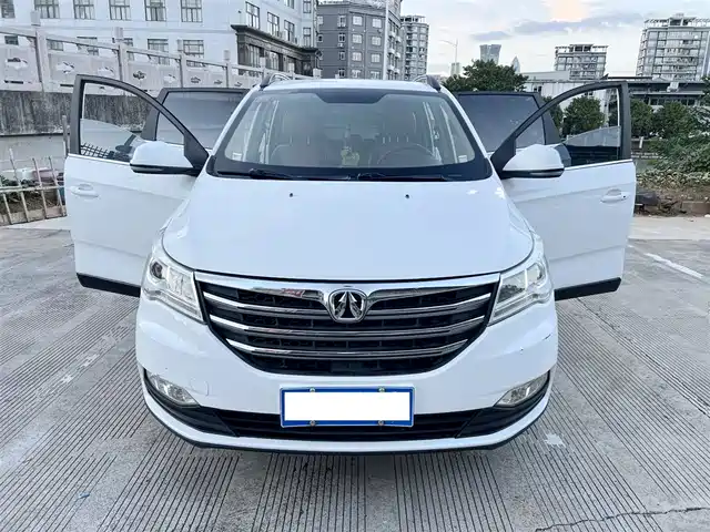 BAIC WEIWANG BAIC WEIWANG M50F 2017