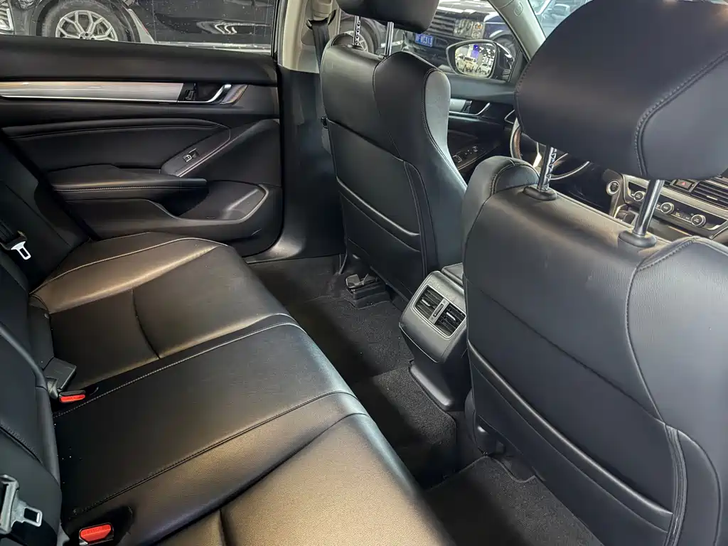 Honda Accord — миниатюра 5