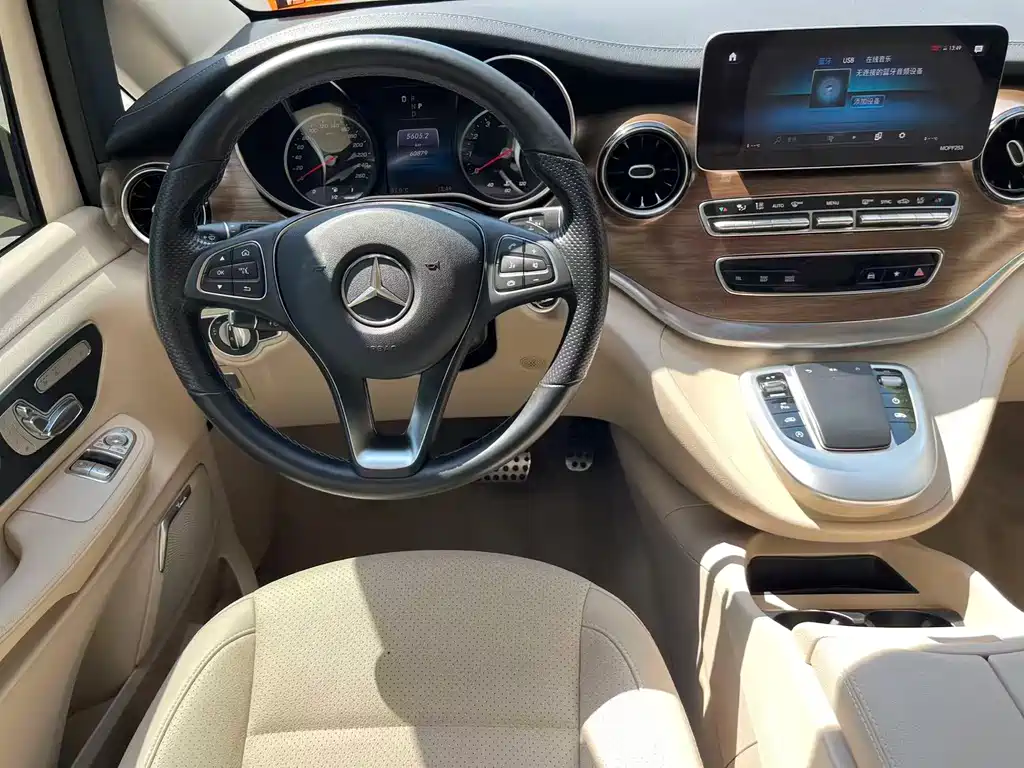 MERCEDES-BENZ V CLASS