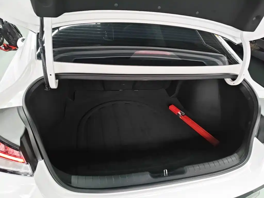 Hyundai Elantra — миниатюра 19