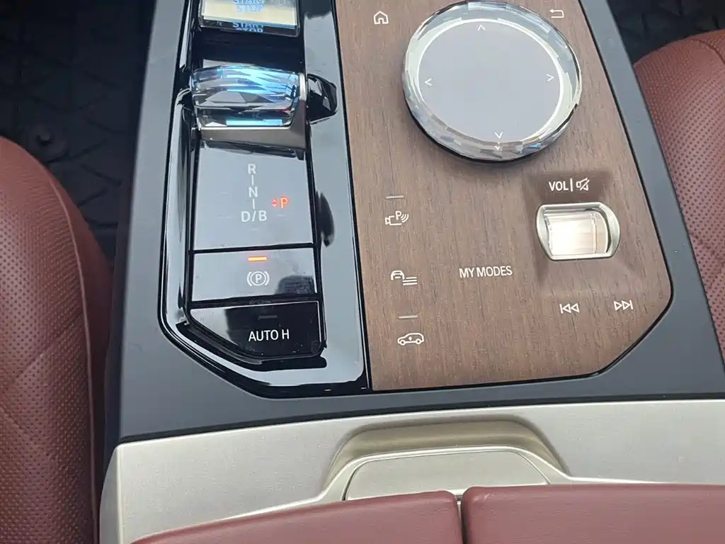BMW BMW iX M60 — миниатюра 11