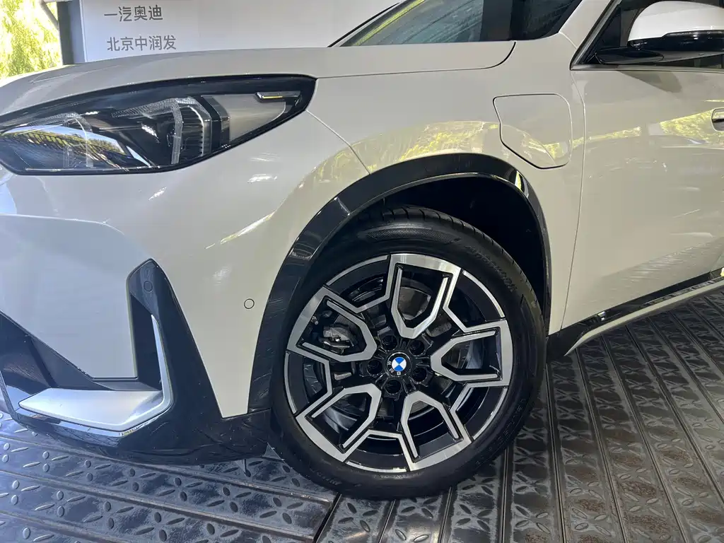 BMW iX1 — миниатюра 20