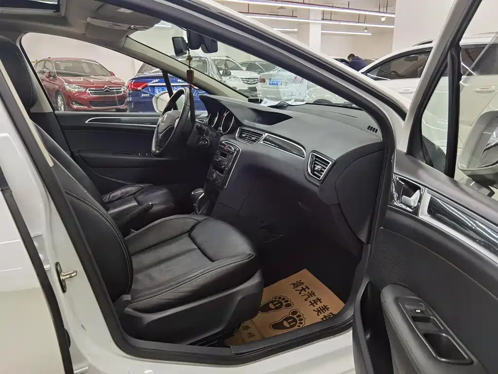Peugeot 308 — миниатюра 8