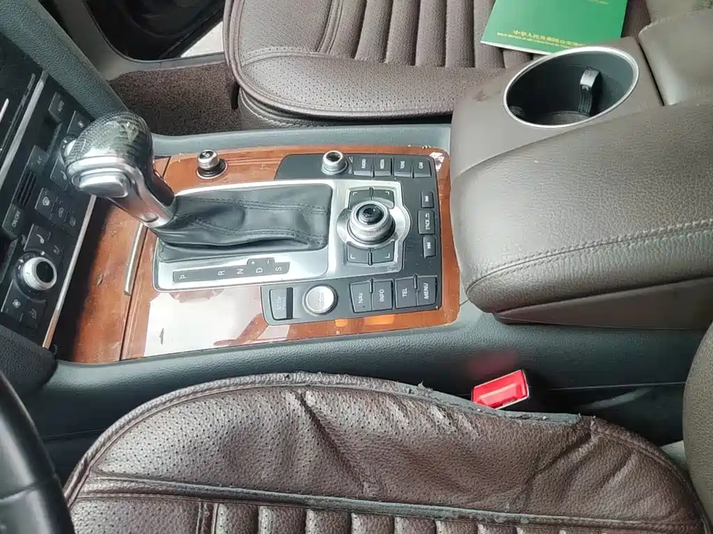 Audi Q7 — миниатюра 6