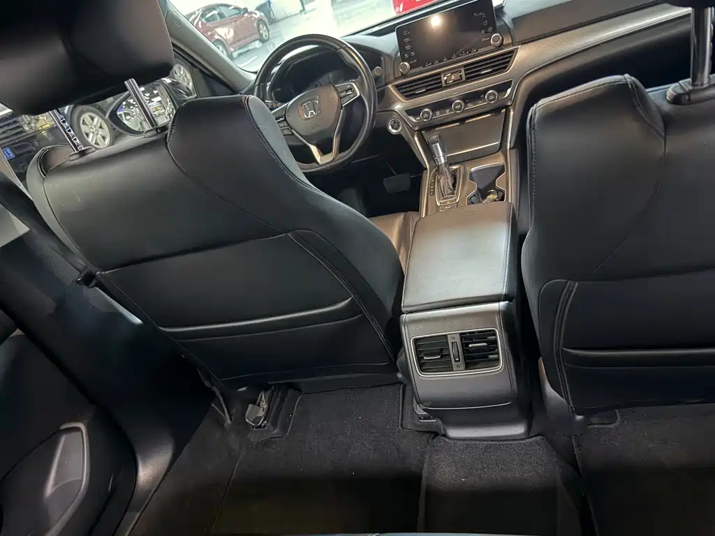 Honda Accord — миниатюра 6