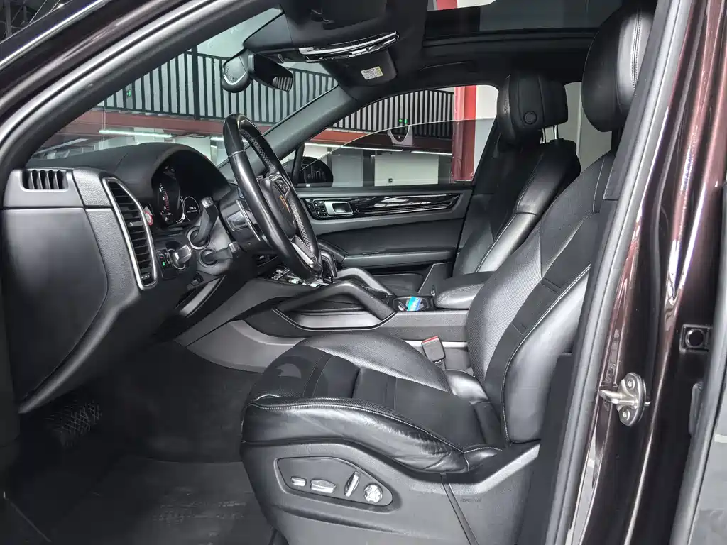 Porsche Cayenne Hybrid — миниатюра 4