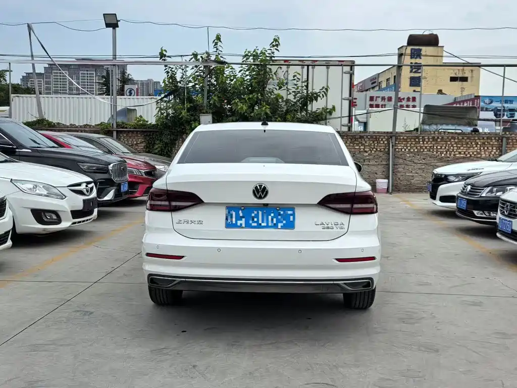Volkswagen Lavida — миниатюра 8